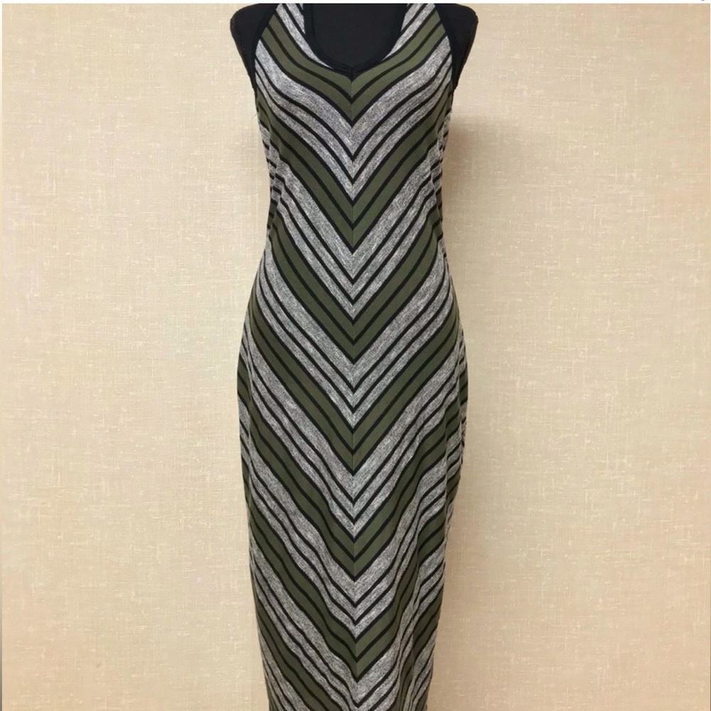 MOSSIMO SLEEVELESS CHEVRON STRIPED MAXI DRESS SIZE SMALL